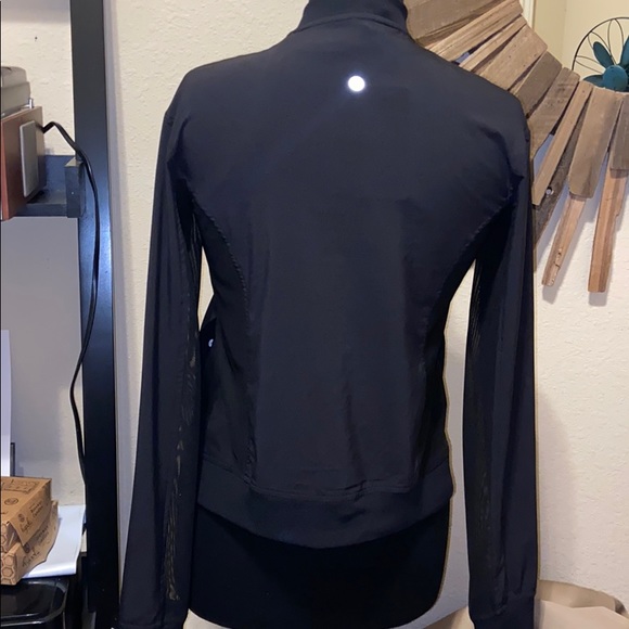 🍋Lululemon jacket size 4 - Picture 6 of 9